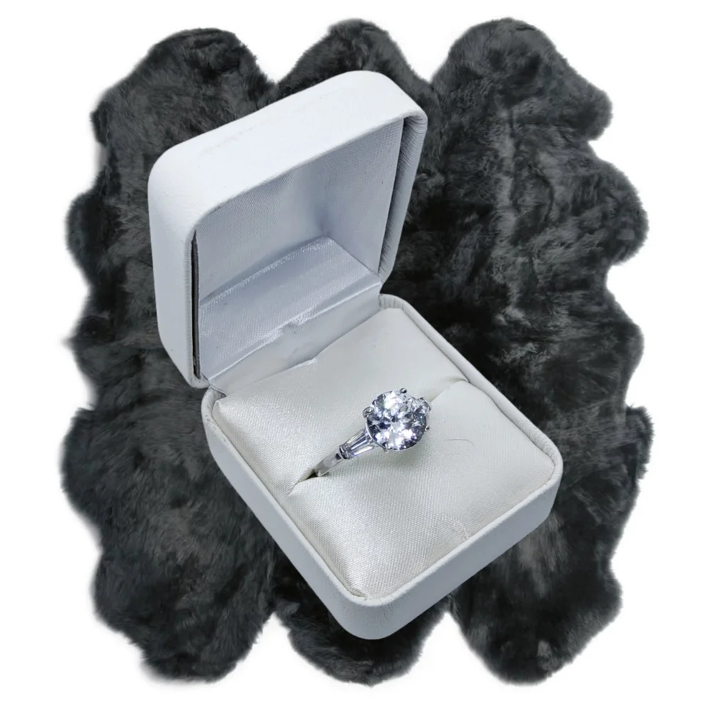 Three-Stone Round CZ Statement Ring in Sterling Silver Size 9. NWOT